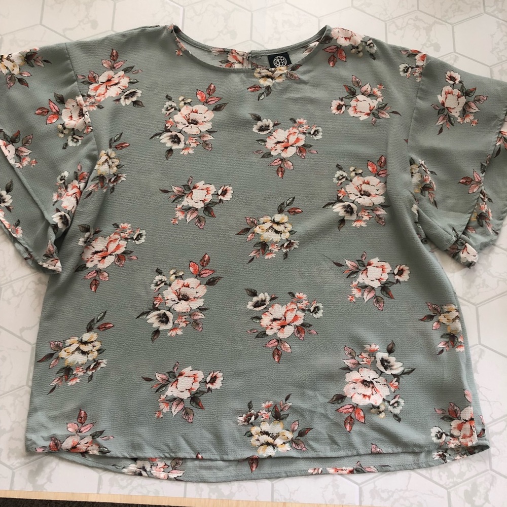 Bobeau Floral Double Sleeve Top